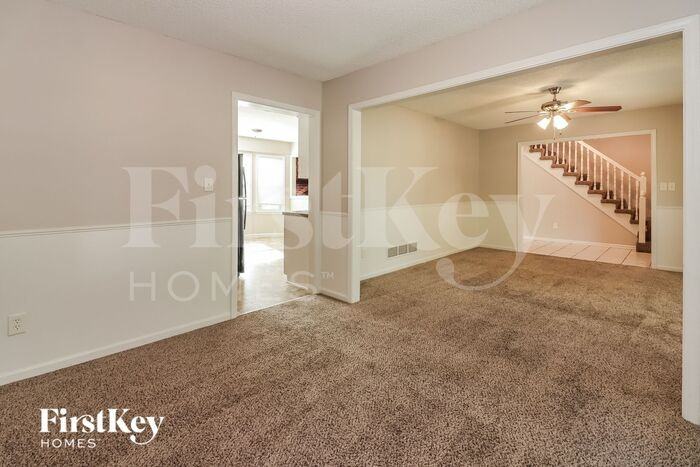 11812 Harrison St - Photo 3 of 16