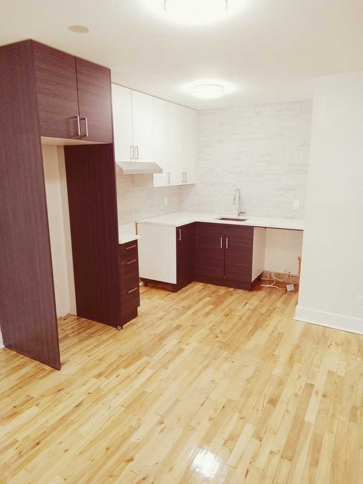 8270 Avenue Christophe-Colomb - Photo 2 of 10