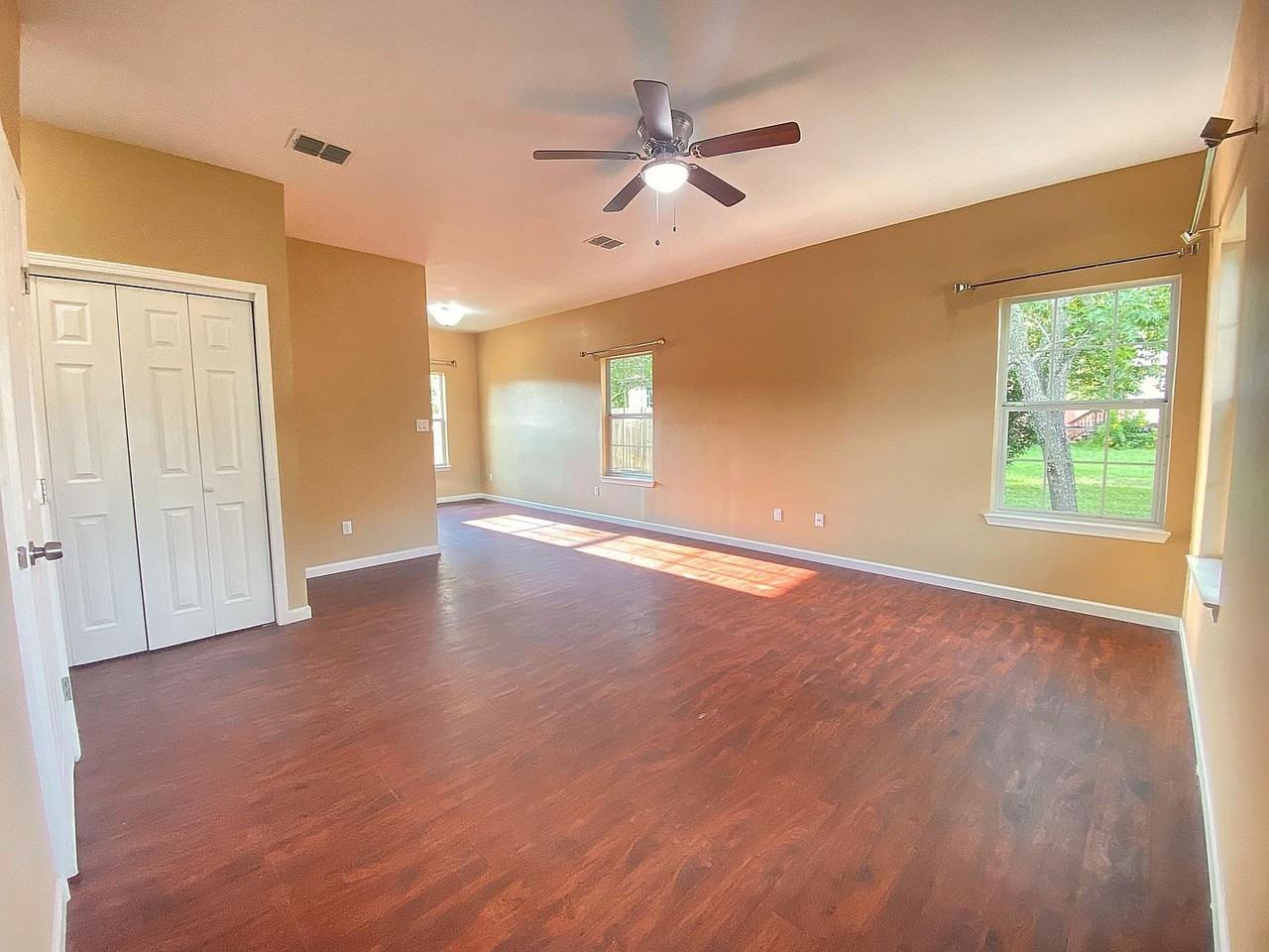 153 Ivy Ave #NA - Photo 3 of 10