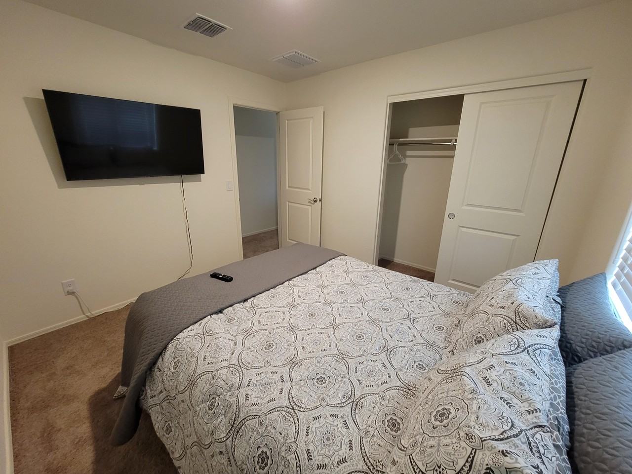 517 W Black Hawk Pl #NA - Photo 3 of 8