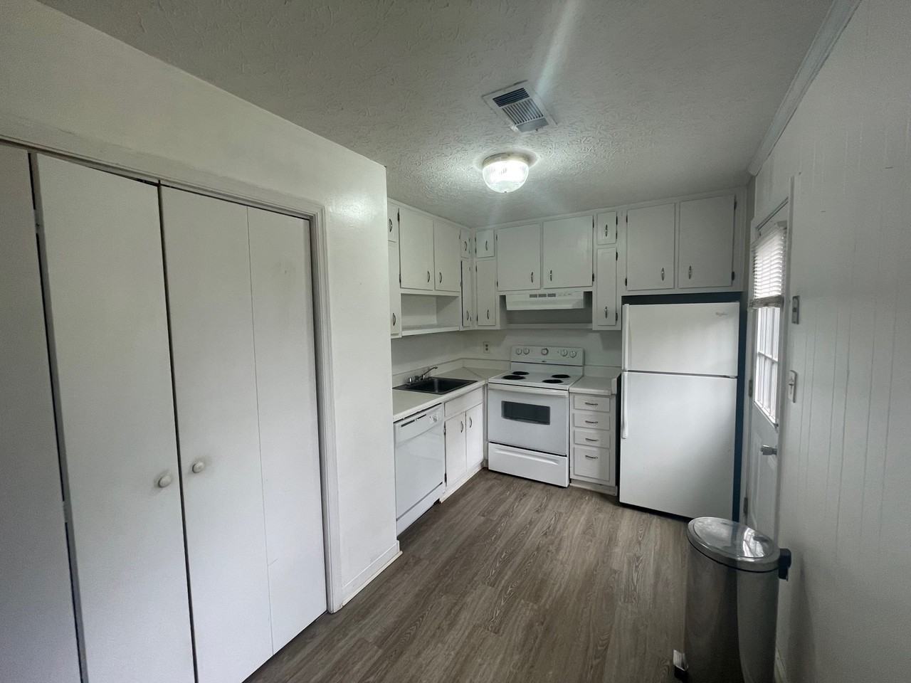 68 Cedar Hill Cir #4A - Photo 3 of 11