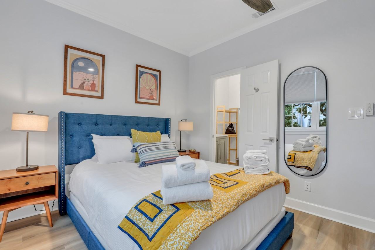 101 E Gaston St #1A - Photo 4 of 28