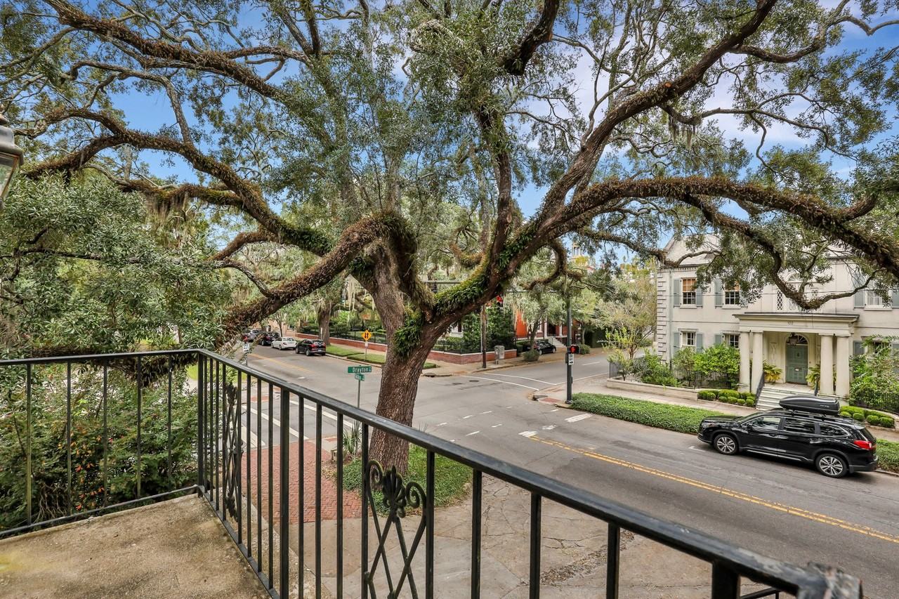 101 E Gaston St #1A - Photo 5 of 28