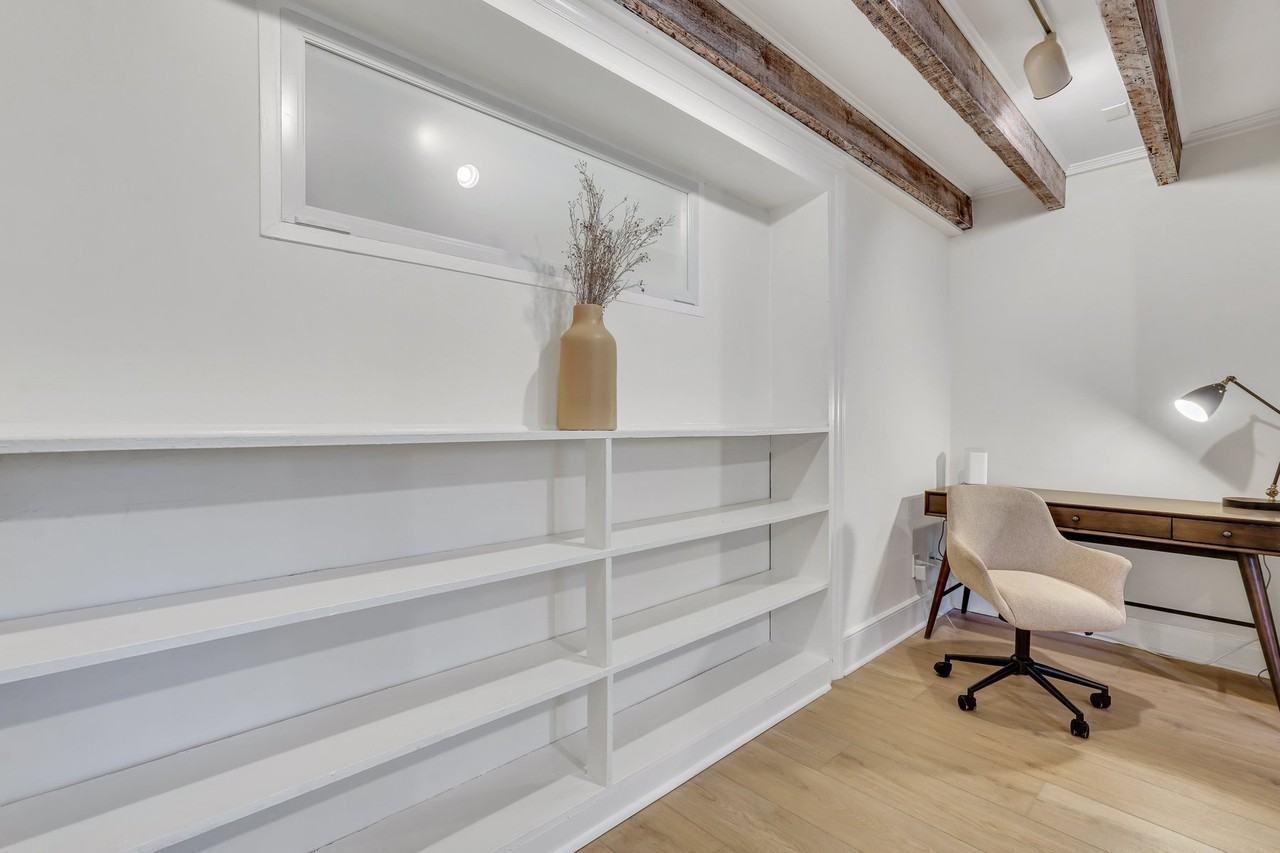 203 E York St - Photo 5 of 24