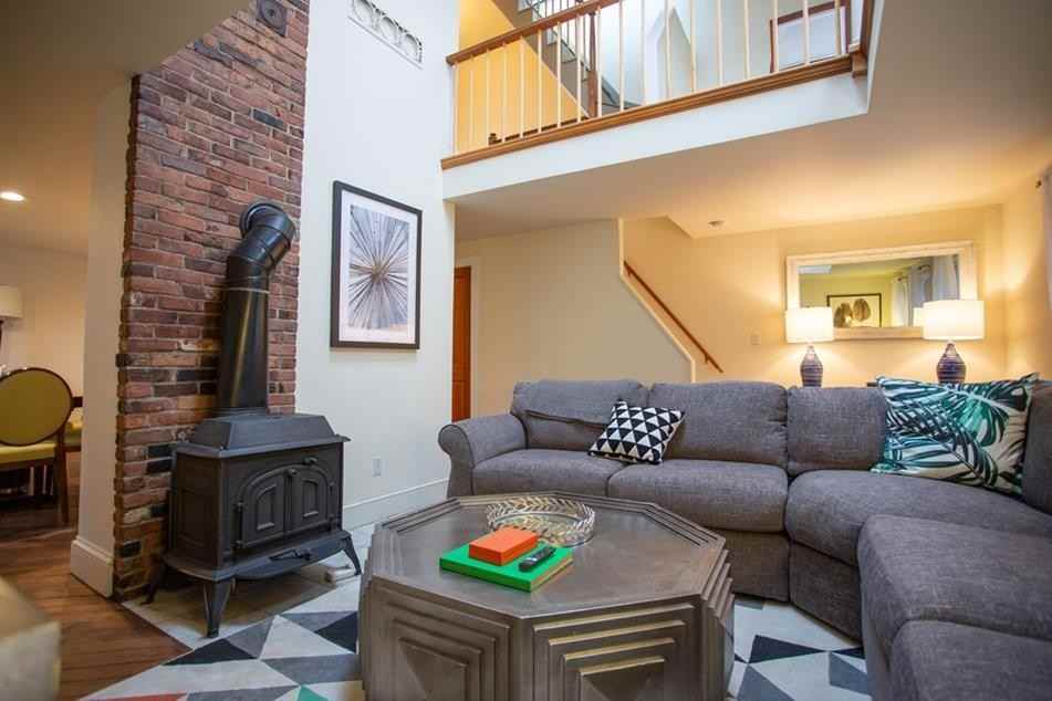 20 Ellwood St #2 - Photo 2 of 36
