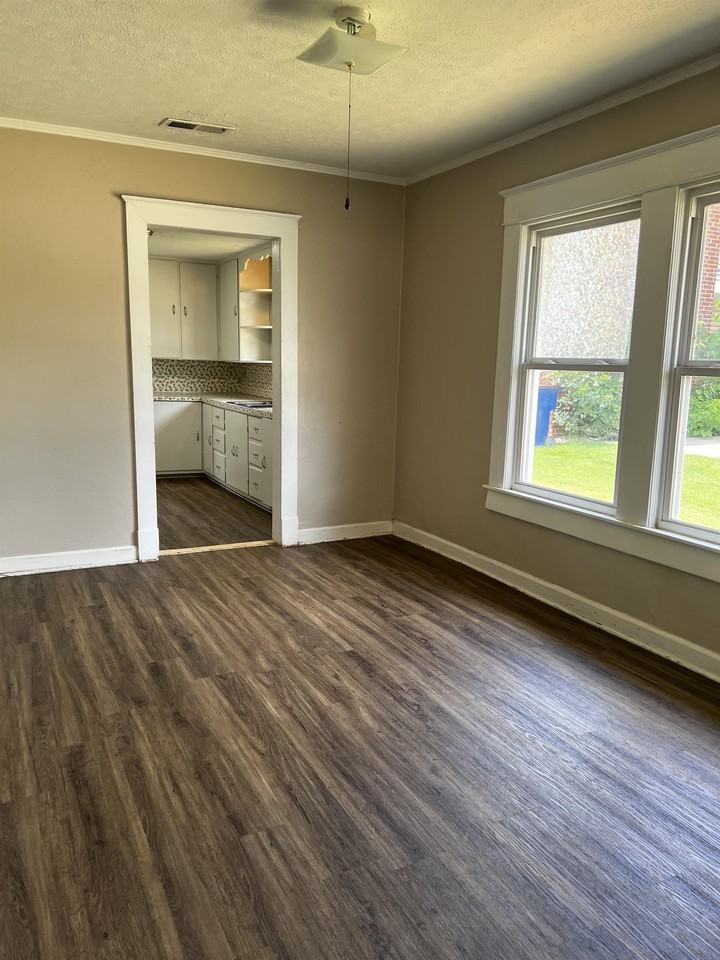 813 N 48th St #1 - Photo 6 of 22