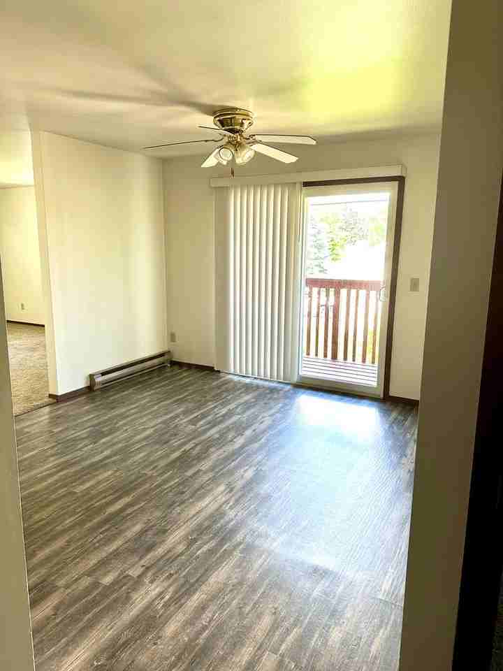 103/105/107/109/111 Peckham Street - Photo 2 of 12