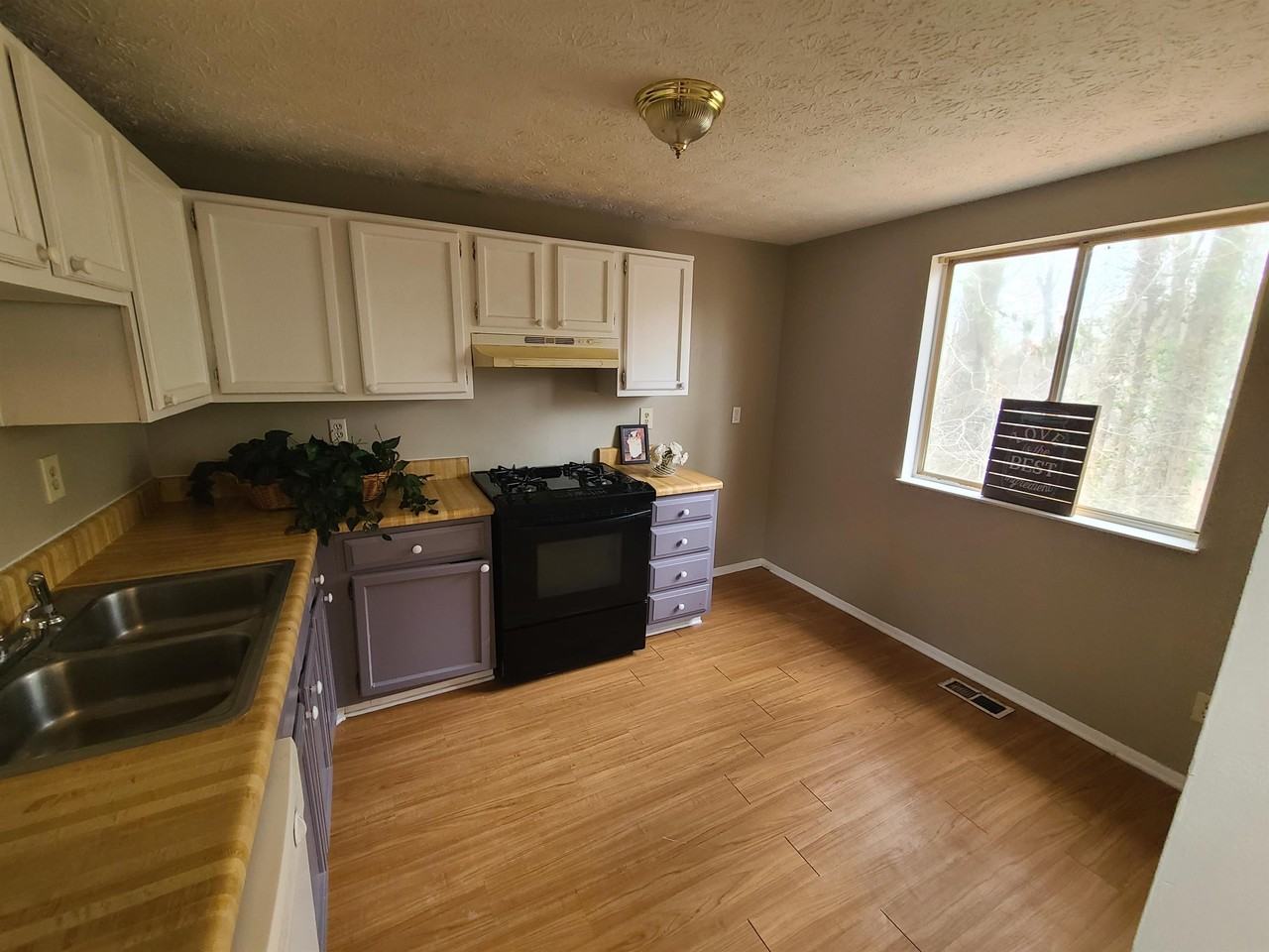 5182 Martins Crossing Rd #1 - Photo 6 of 15