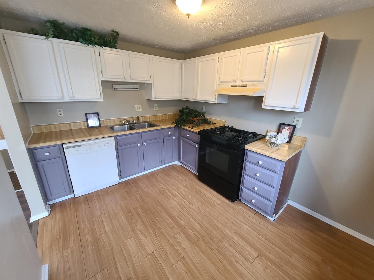 5182 Martins Crossing Rd #1 - Photo 7 of 15
