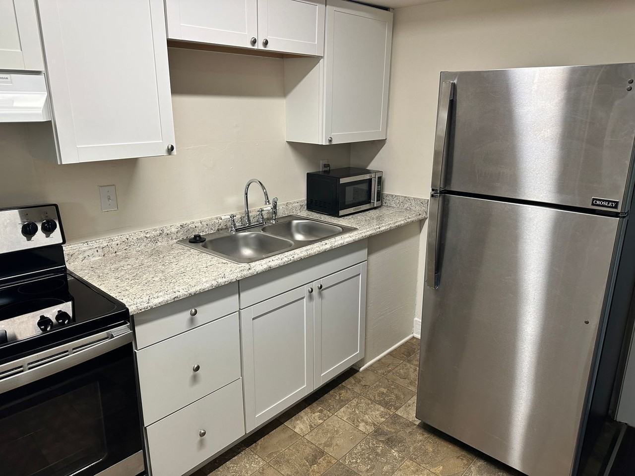 920 Mcalway Rd Apt A - Photo 2 of 12