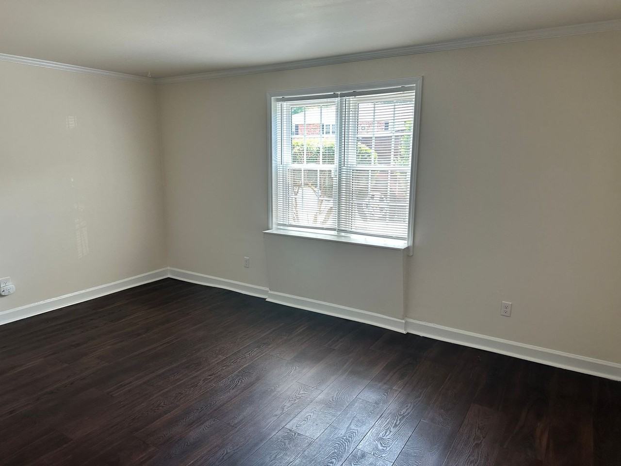 920 Mcalway Rd Apt A - Photo 5 of 12