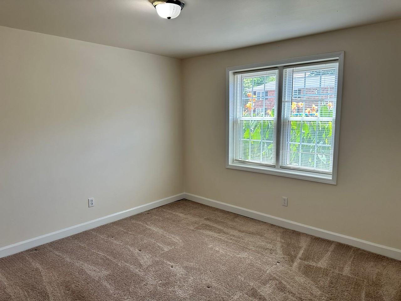 920 Mcalway Rd Apt A - Photo 7 of 12