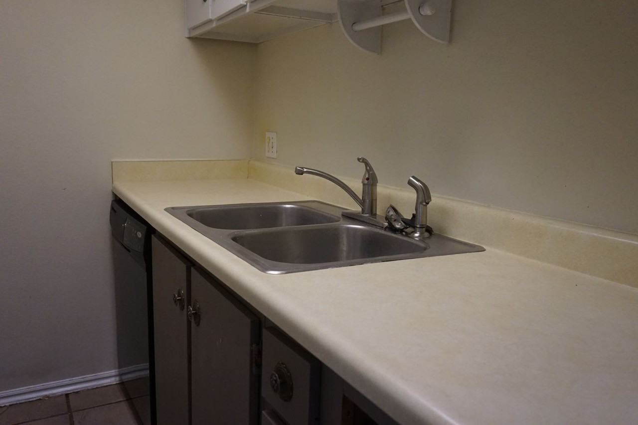 406 East 3335 South - Photo 7 of 17