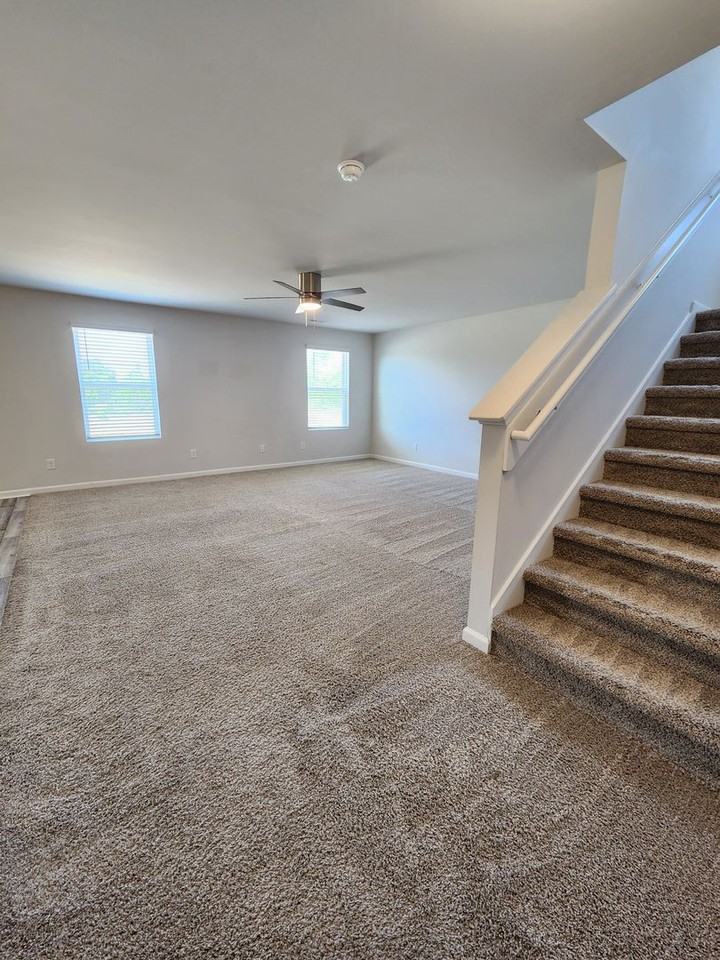 925 Sapphire Stone Ln - Photo 4 of 14