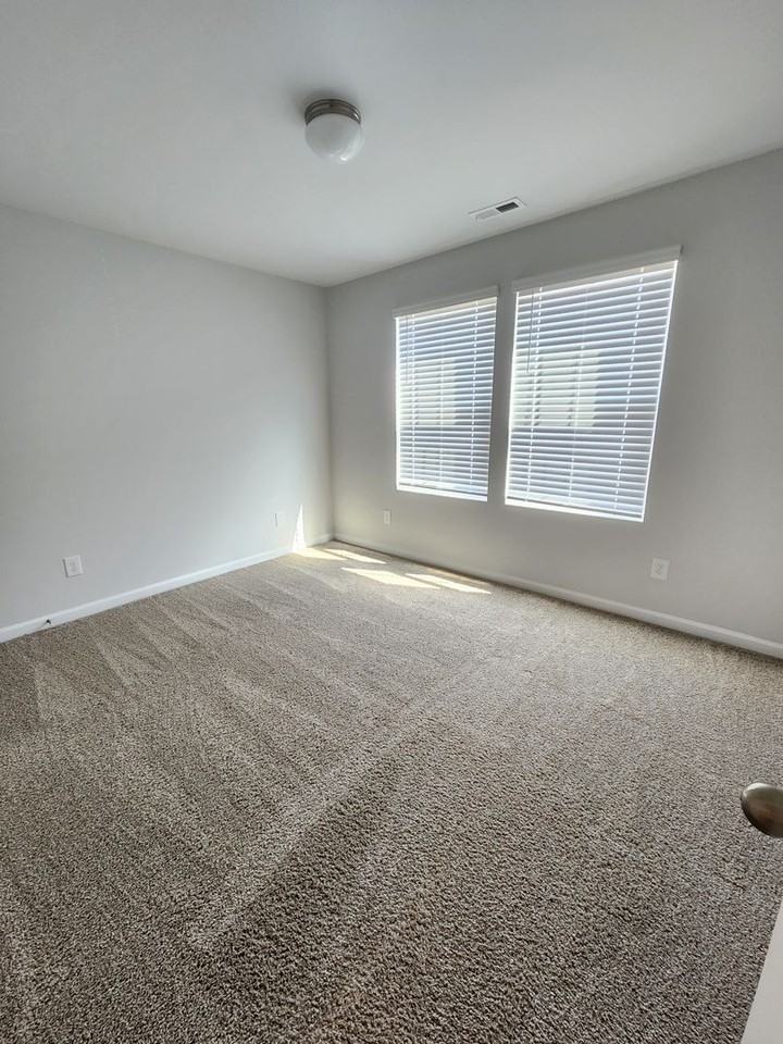 925 Sapphire Stone Ln - Photo 5 of 14
