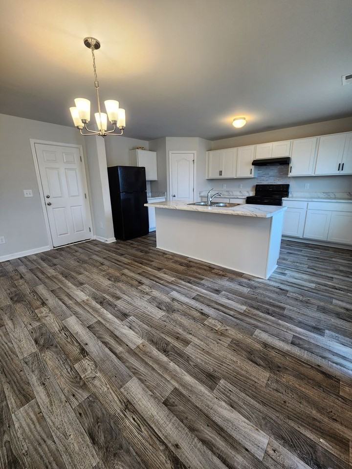 925 Sapphire Stone Ln - Photo 7 of 14
