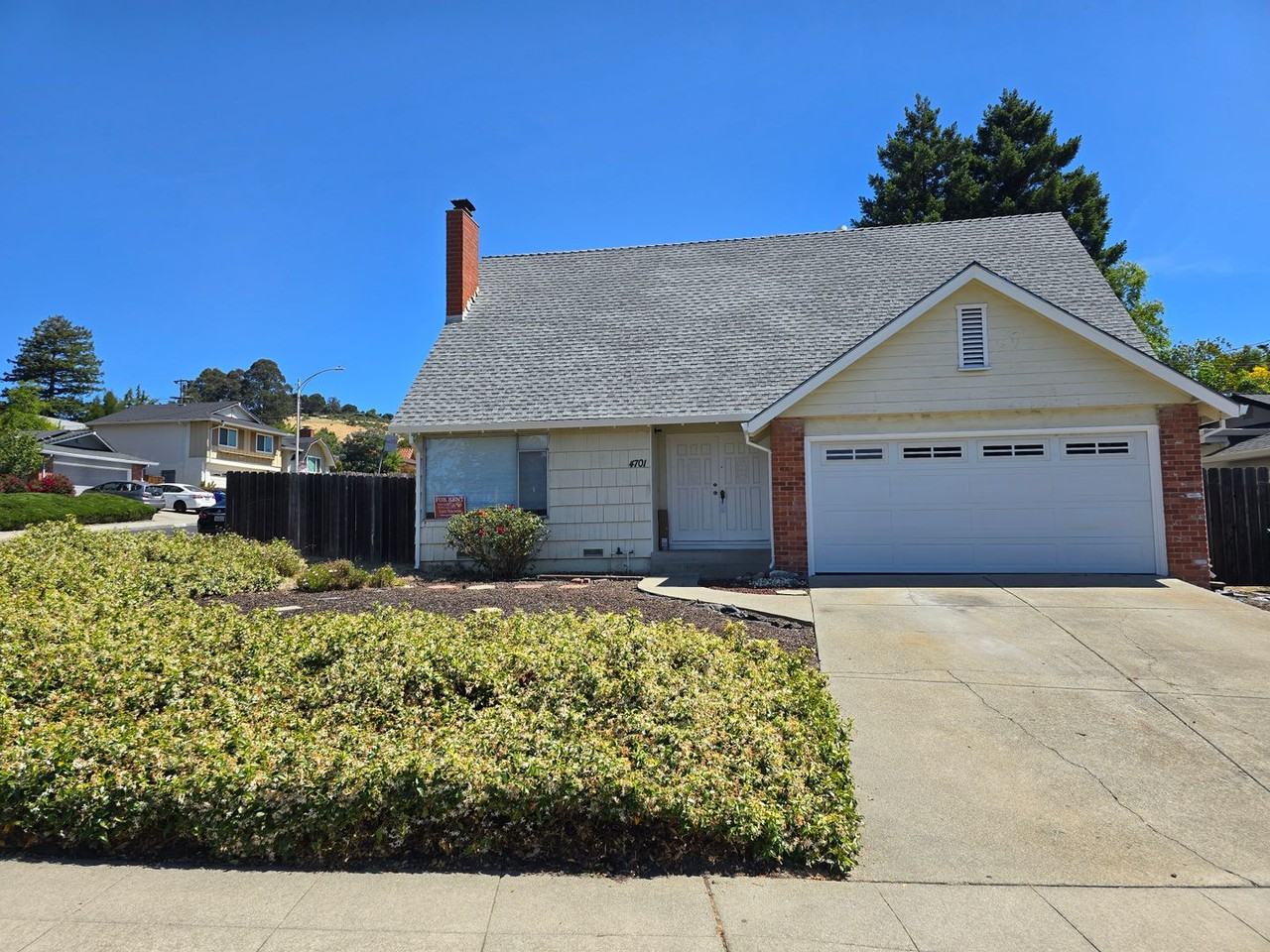 4701 Meadowbrook Dr - Photo 2 of 15