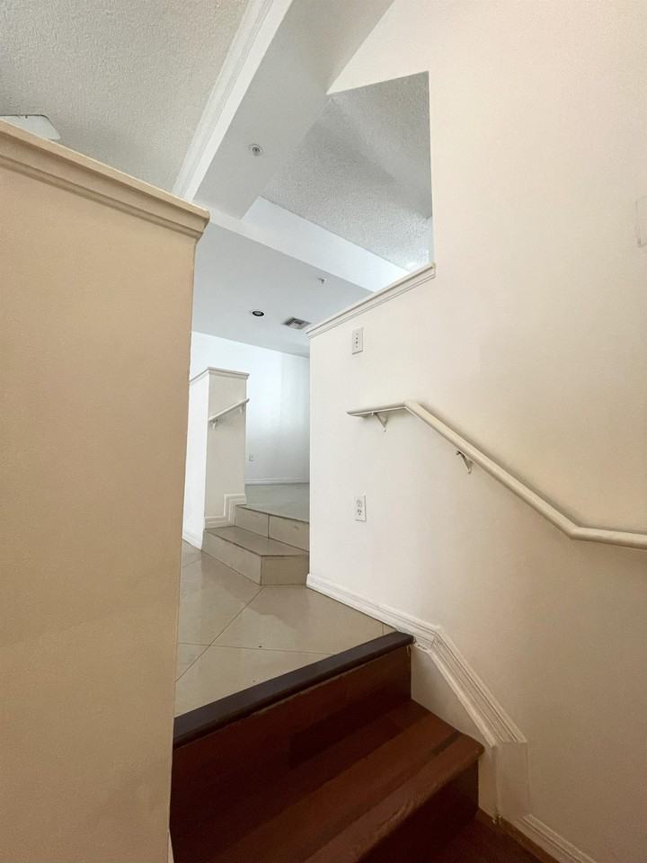 2831 Northeast 185th Street - 1Unit 603 #603 - Photo 5 of 13