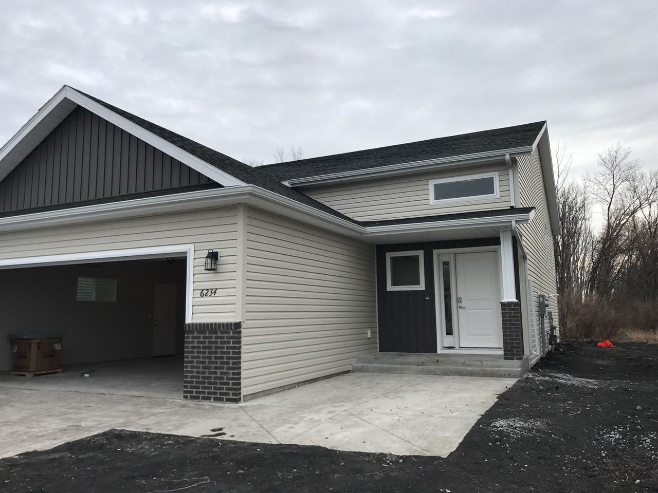 6234 63rd Ave S - Photo 3 of 22