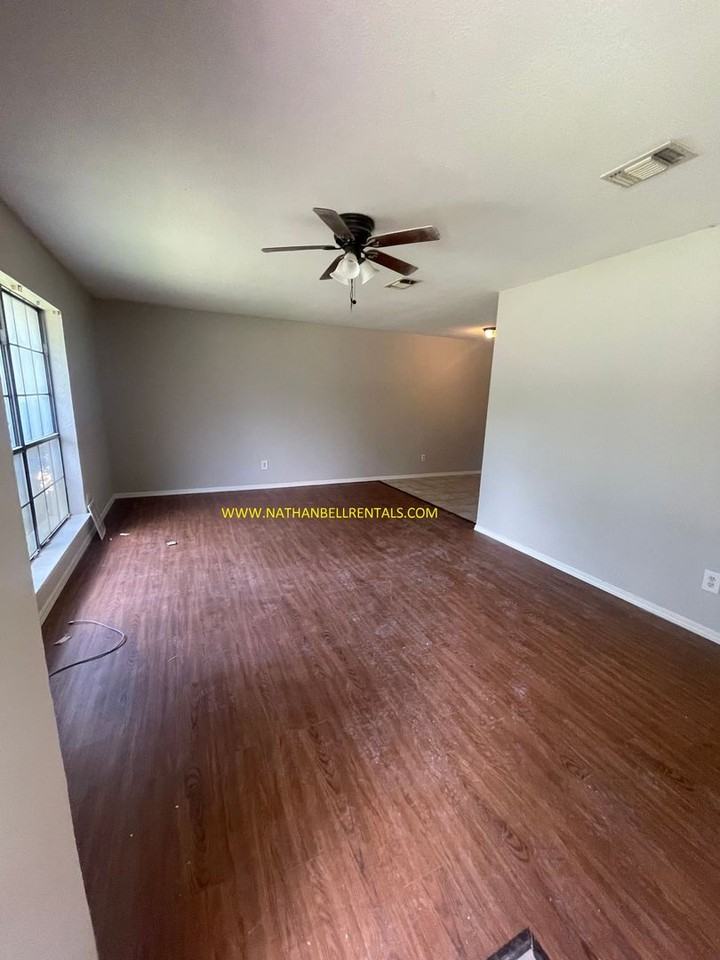 2570 Culbertson St - Photo 3 of 14