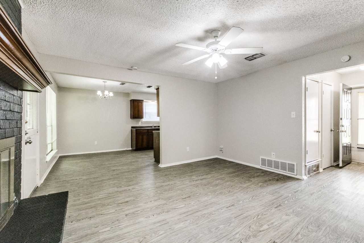 6121 Stardust Dr S - Photo 3 of 12