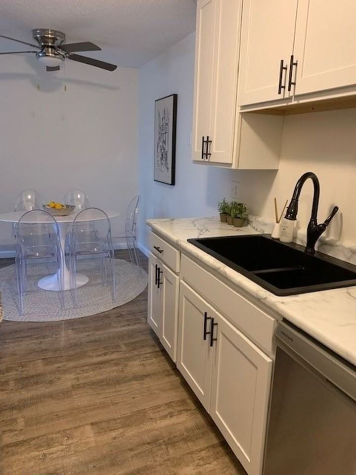 Apartments on Silver Lake - Photo 2 of 10