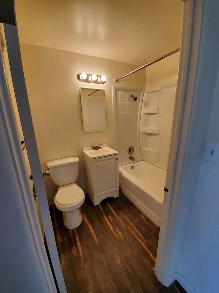 601 S Division St #20 - Photo 6 of 10