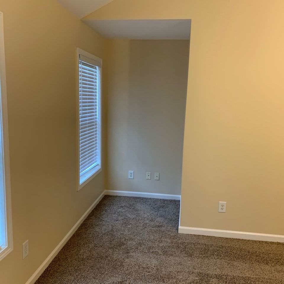 1441 Priestshore Bay - Photo 5 of 19