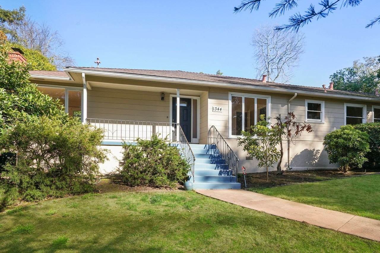 1344 Devonshire Dr - Photo 2 of 22