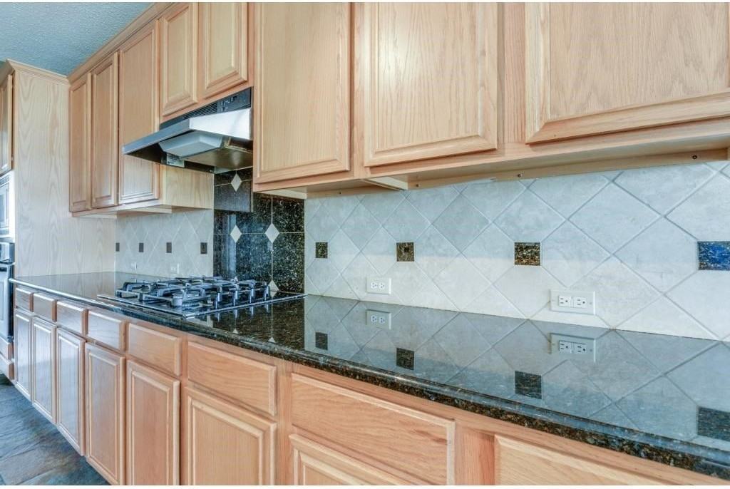 8316 Fountain Springs Dr - Photo 3 of 20