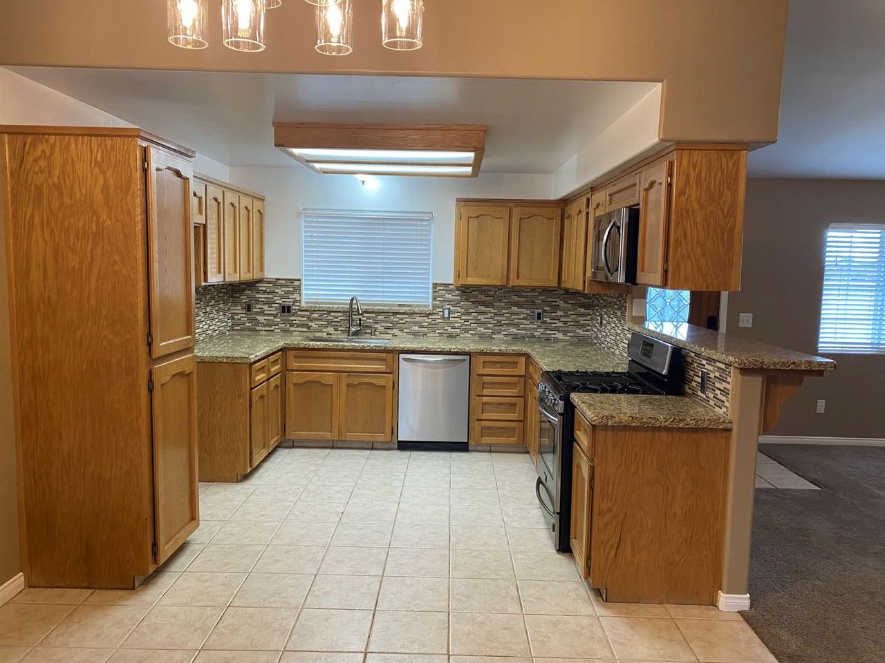 6440 Abby Rose Ave - Photo 3 of 10