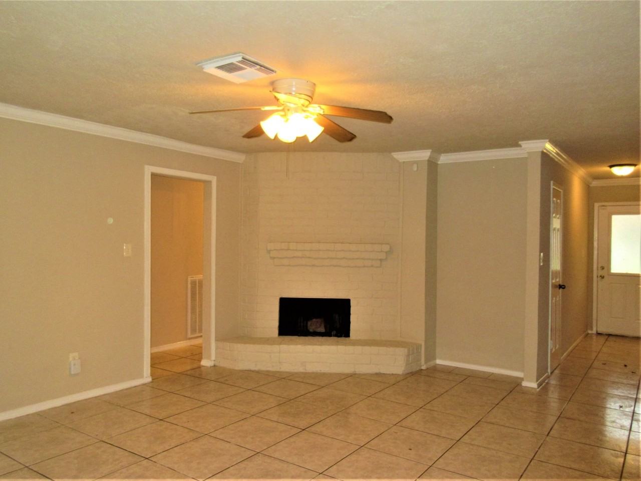 7802 Peacock Park - Photo 3 of 11