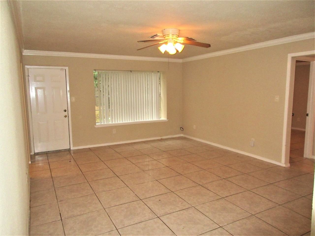 7802 Peacock Park - Photo 4 of 11