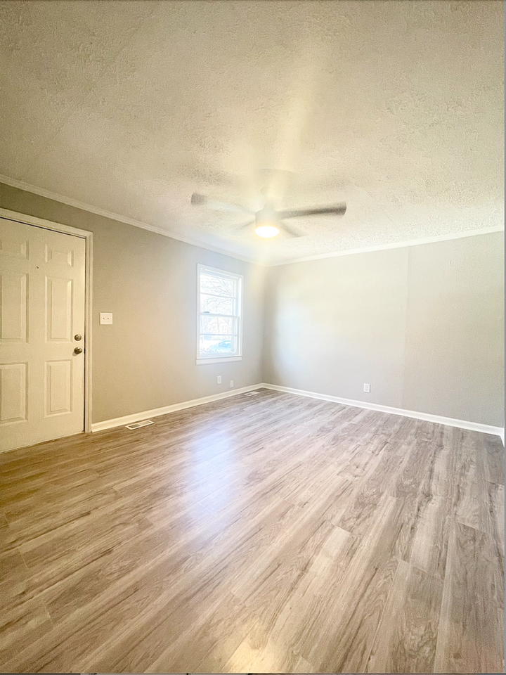 1202 Cline Ave - Photo 2 of 8