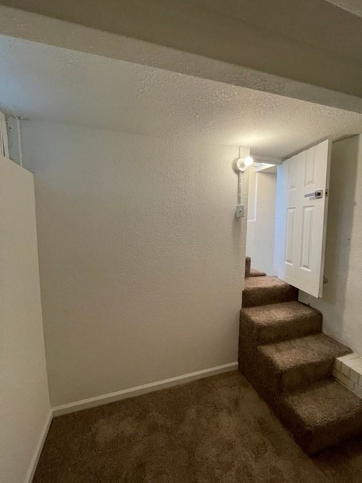1609-1611 Hooker Street - Photo 3 of 32