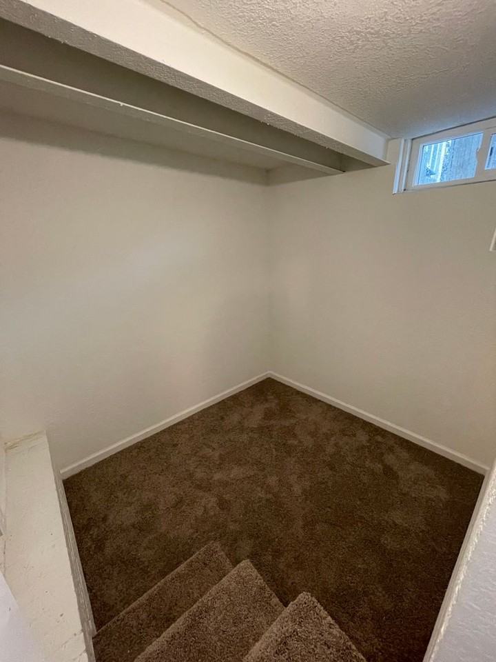 1609-1611 Hooker Street - Photo 4 of 32