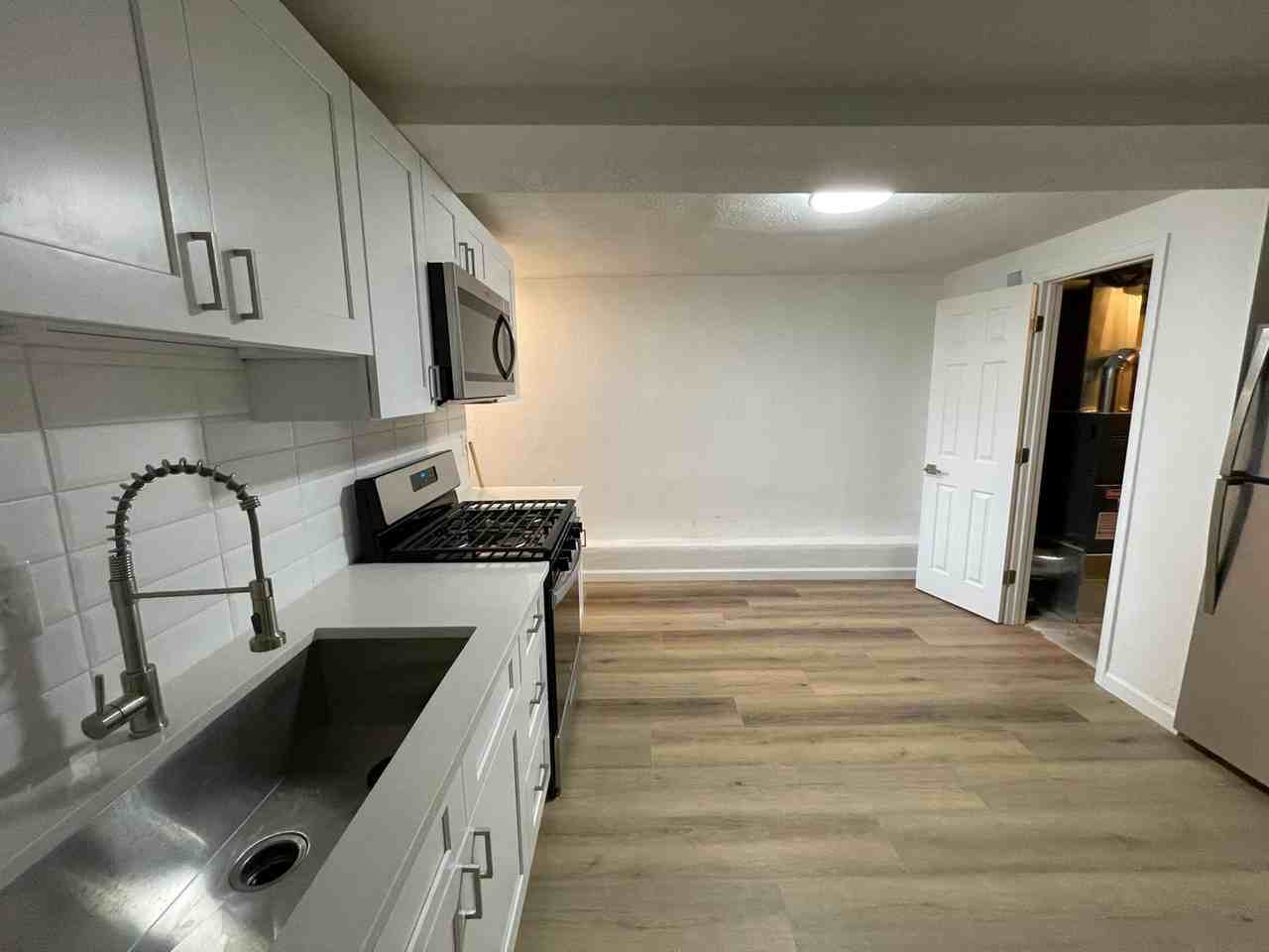 1609-1611 Hooker Street - Photo 6 of 32