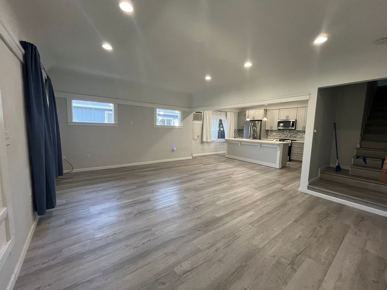 8180001/85 - Photo 2 of 22