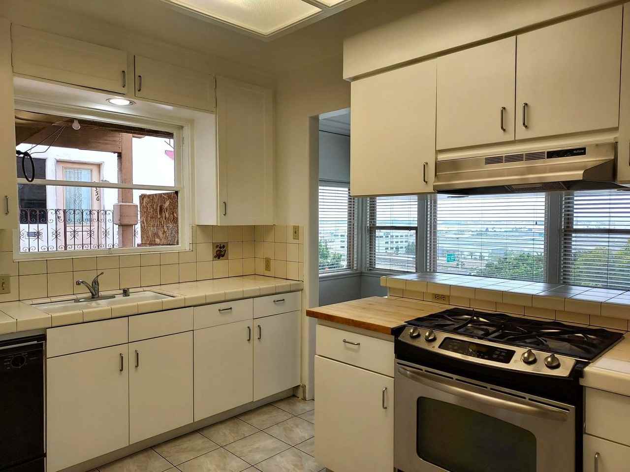 3366 Columbia St - Photo 2 of 12