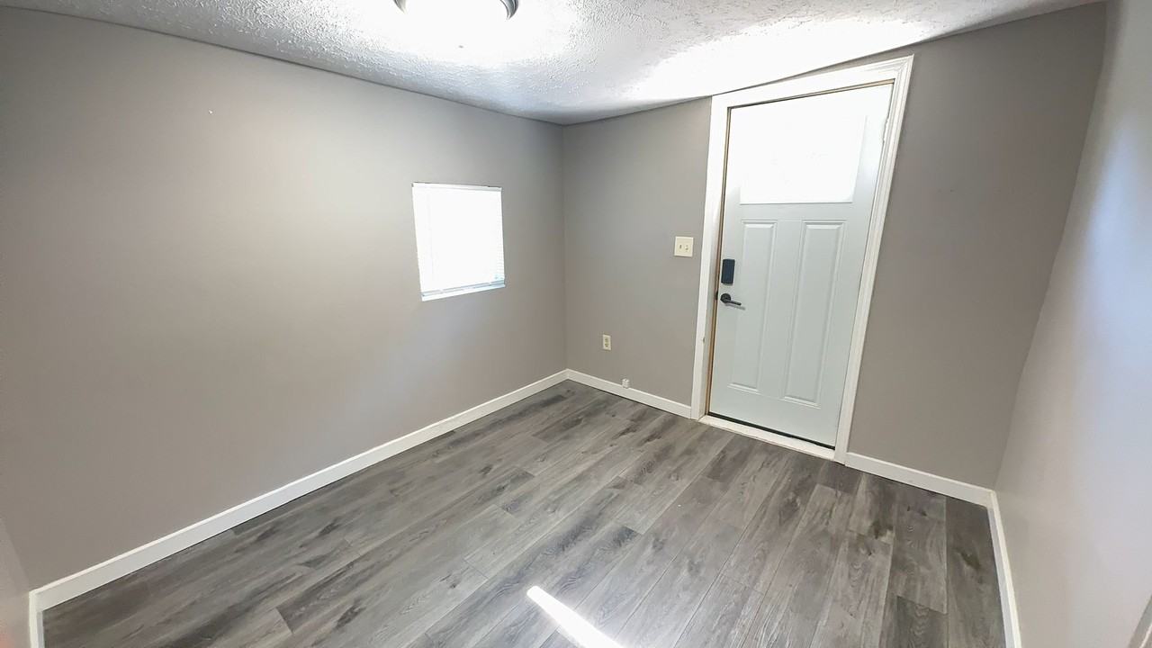 1700 1700 B St - 1700 B St - 5 #5 - Photo 4 of 8