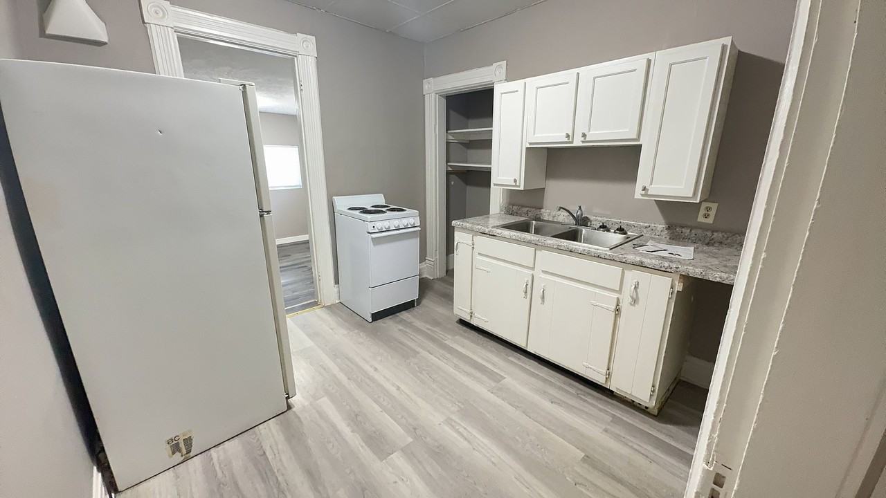 1700 1700 B St - 1700 B St - 5 #5 - Photo 5 of 8