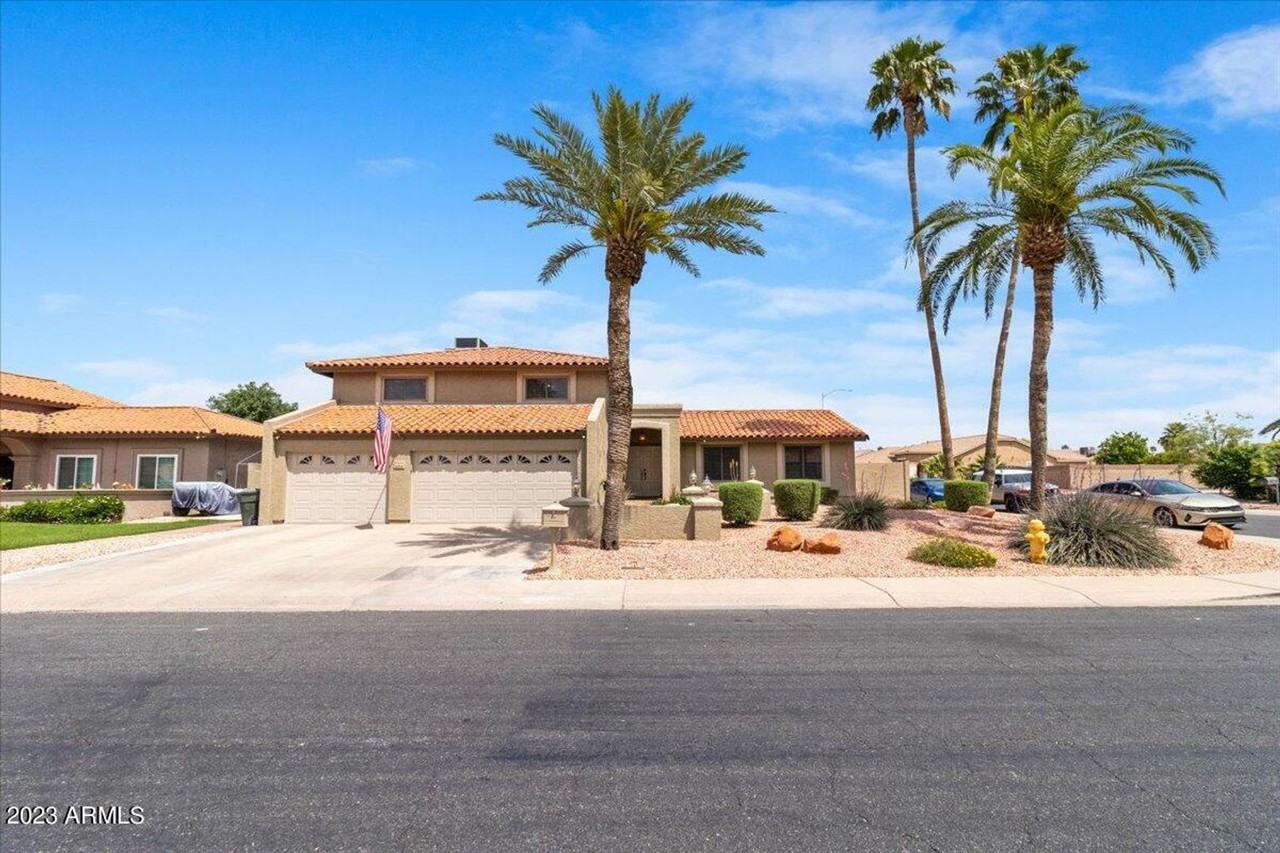 4030 W Grandview Rd - Photo 2 of 7