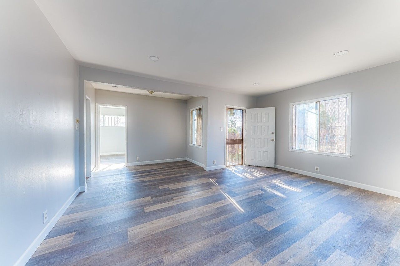 109 W Cocoa St - Photo 2 of 16