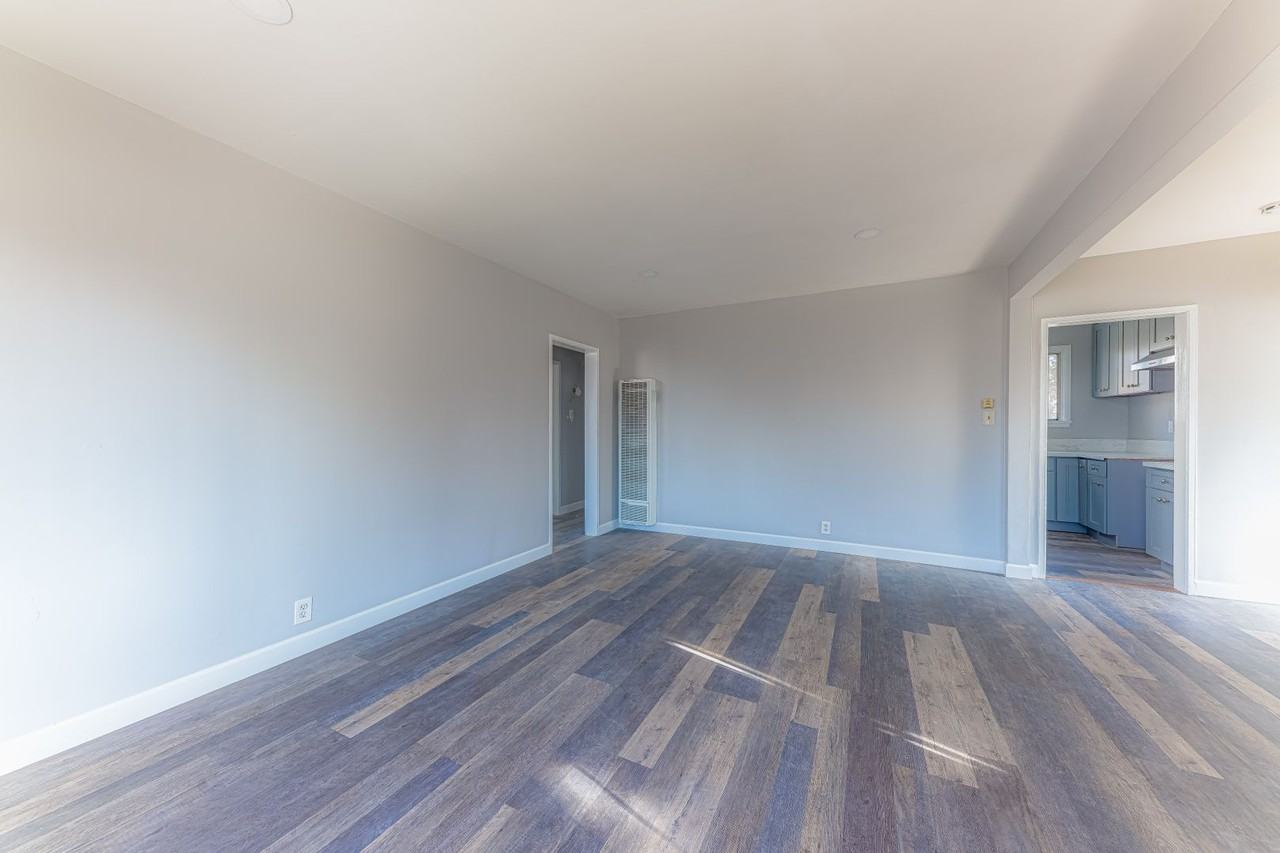 109 W Cocoa St - Photo 3 of 16