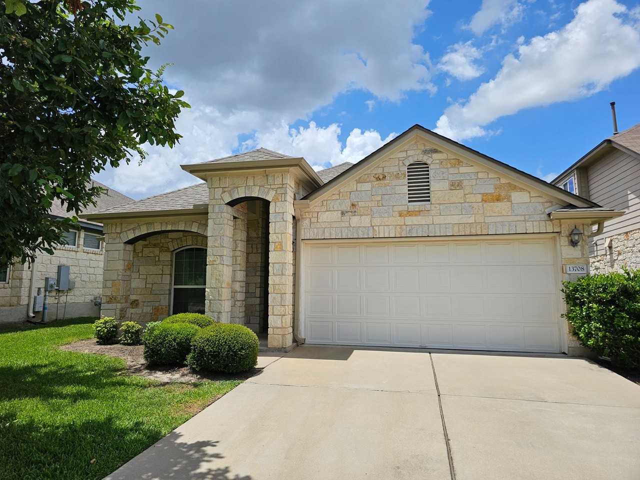 13708 Loleta Way - Photo 2 of 33