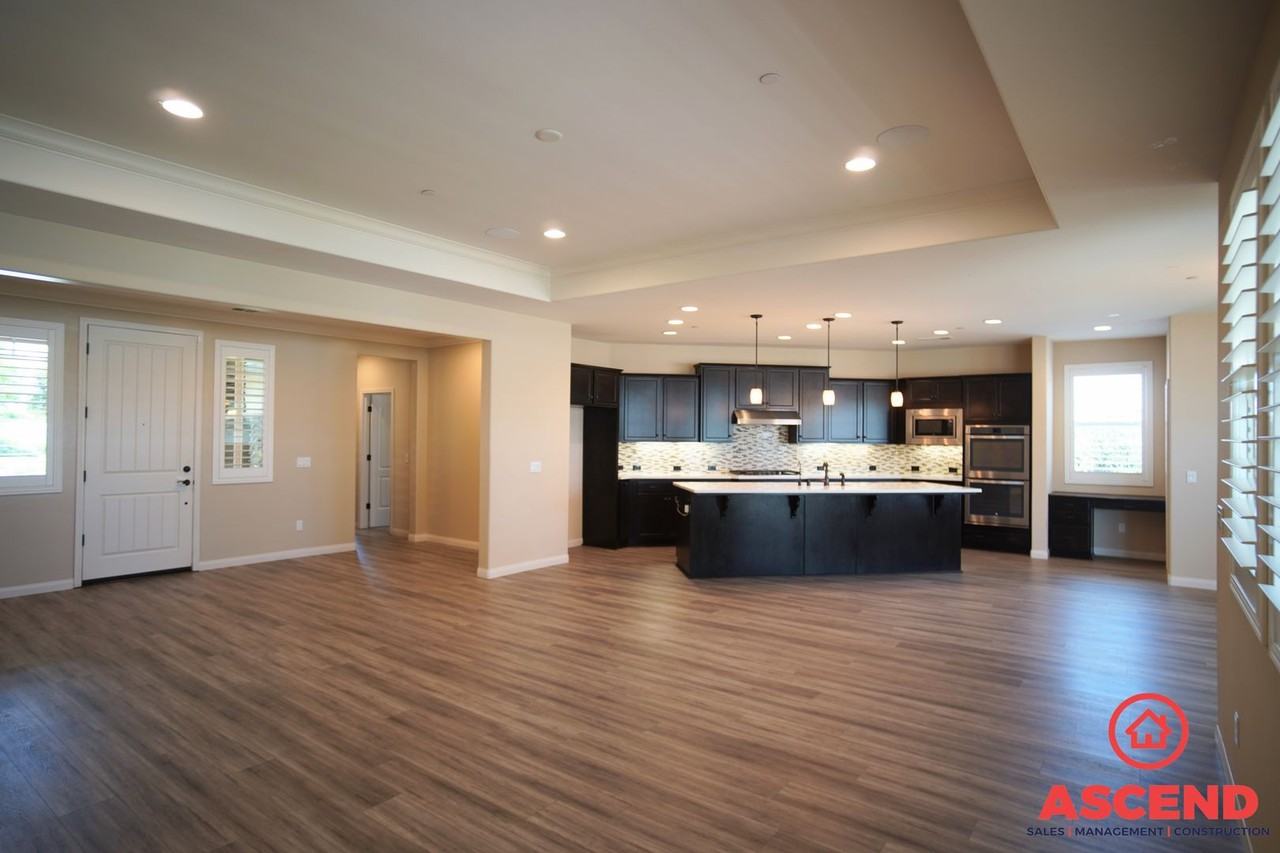 12728 Medallion Dr - Photo 2 of 20