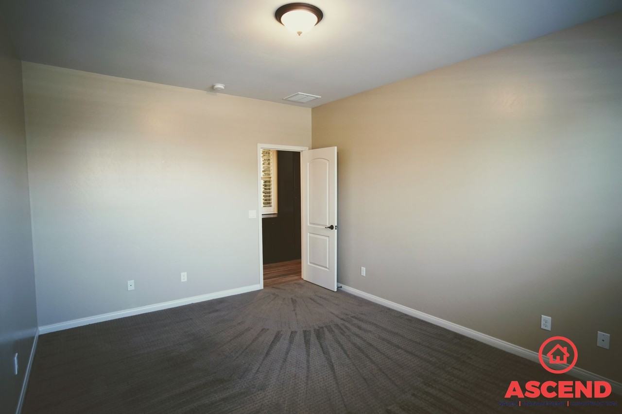 12728 Medallion Dr - Photo 6 of 20