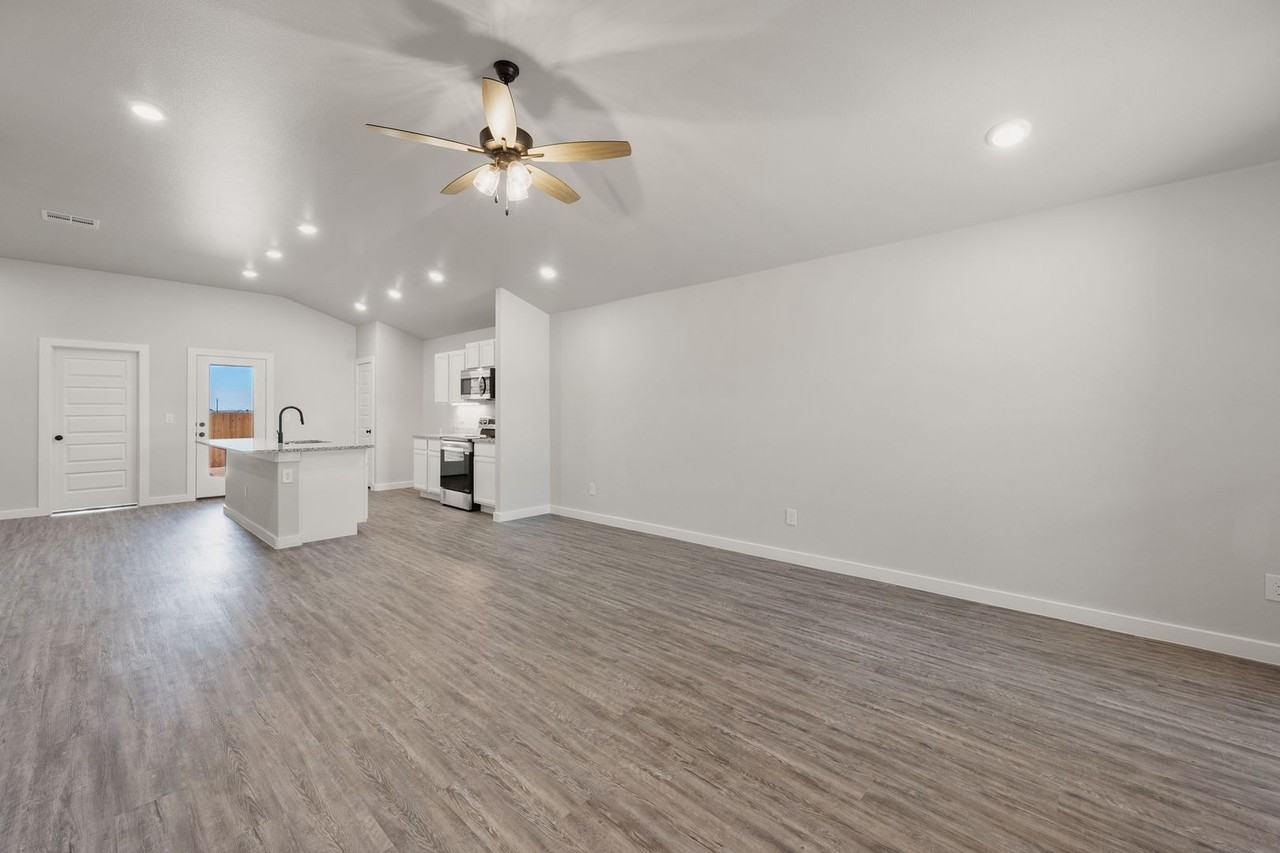 2328 135th St - Photo 5 of 23
