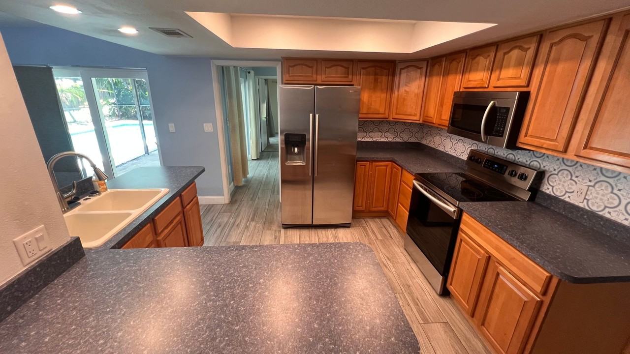 10007 Linden Place Dr - Photo 5 of 23