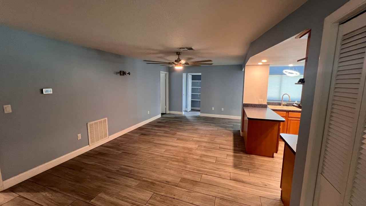 10007 Linden Place Dr - Photo 7 of 23